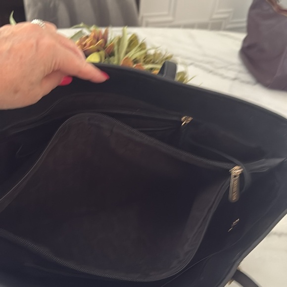 Jet Set Travel Large Saffiano Leather Tote Bag - Picture 13 of 13